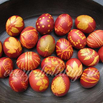 Как покрасить яйца свеклой на Пасху