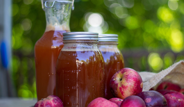 Яблочный сок: польза и вред для организма